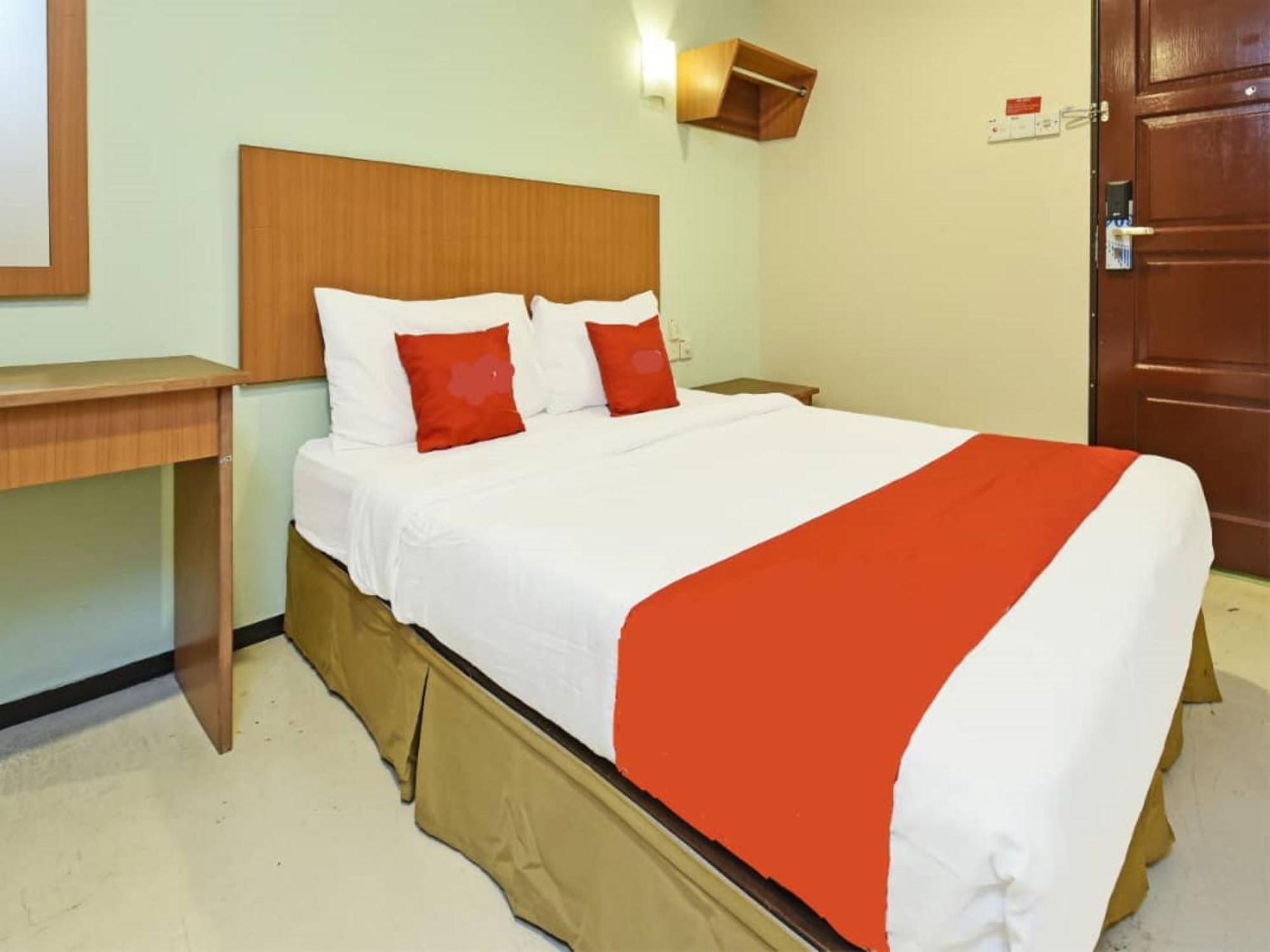 Mrc Hotel Melaka Raya Екстер'єр фото